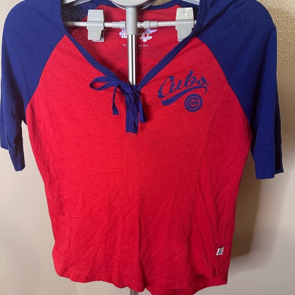Touch by Alyssa Milano Chicago Cubs Short Sleeve Tee - Picture 1 of 7